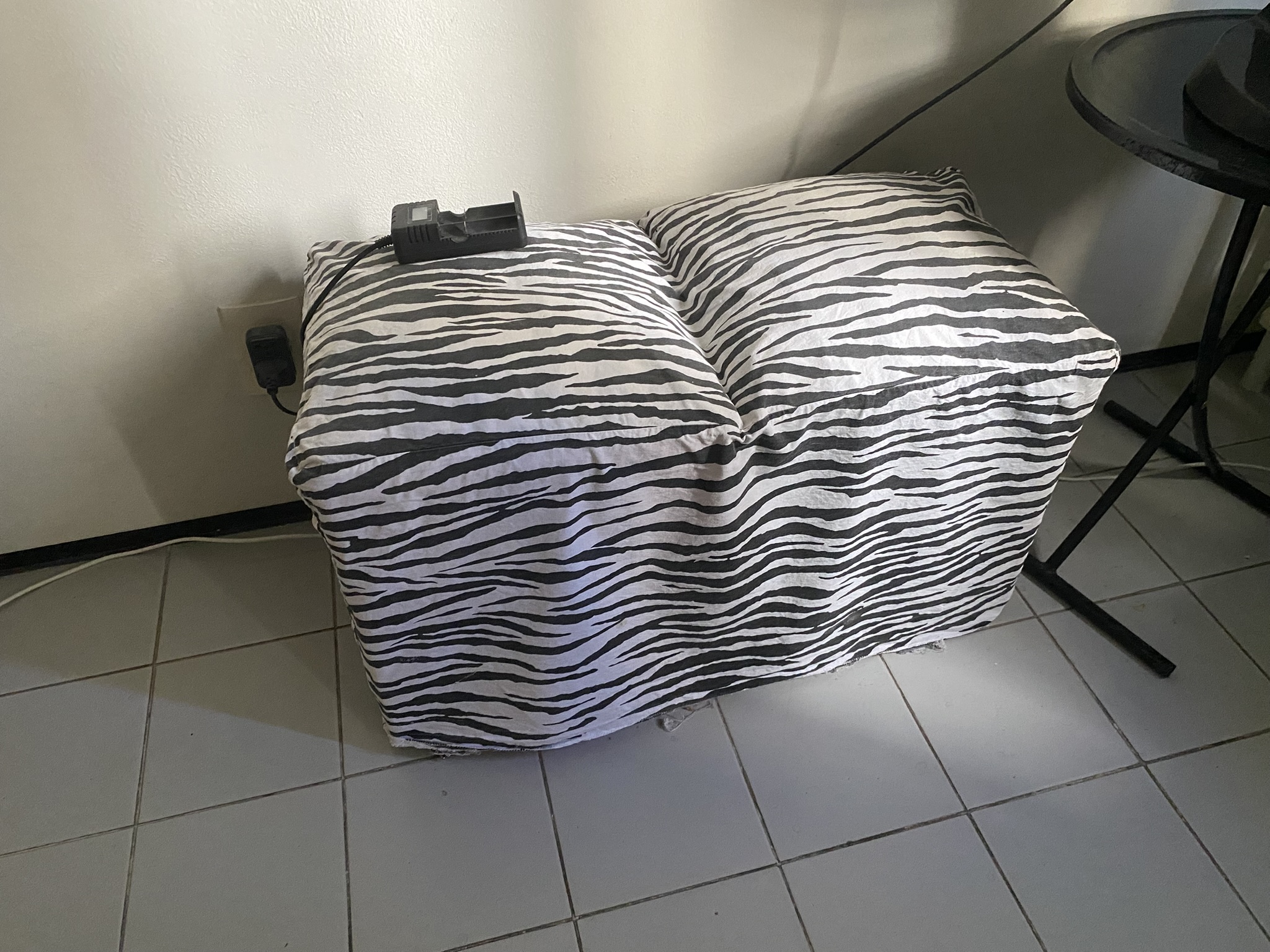 Puffs Decorativos Estampa Zebra - Código PRD-017